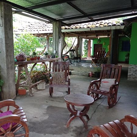 Loren'S House Moyogalpa Bagian luar foto