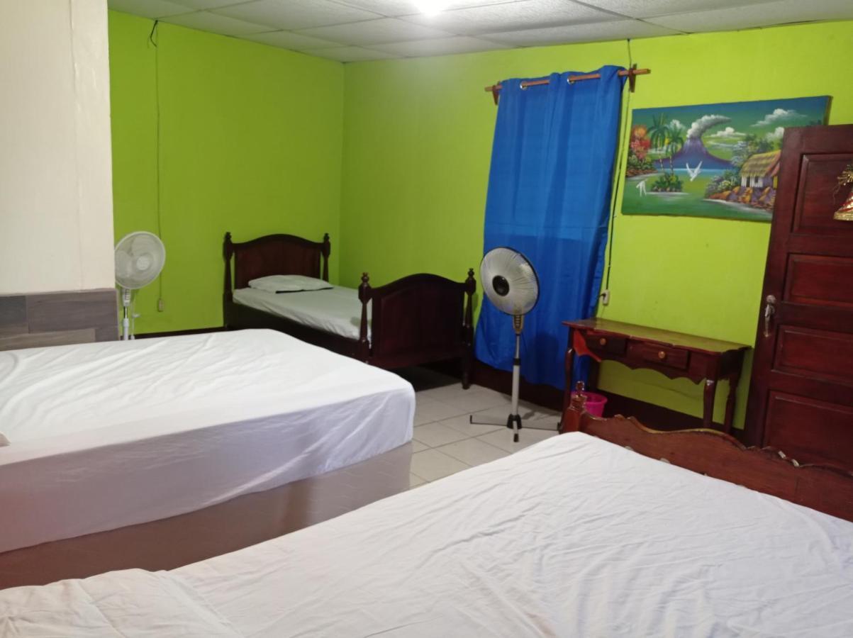 Loren'S House Moyogalpa Bagian luar foto