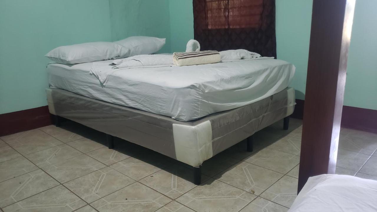 Loren'S House Moyogalpa Bagian luar foto
