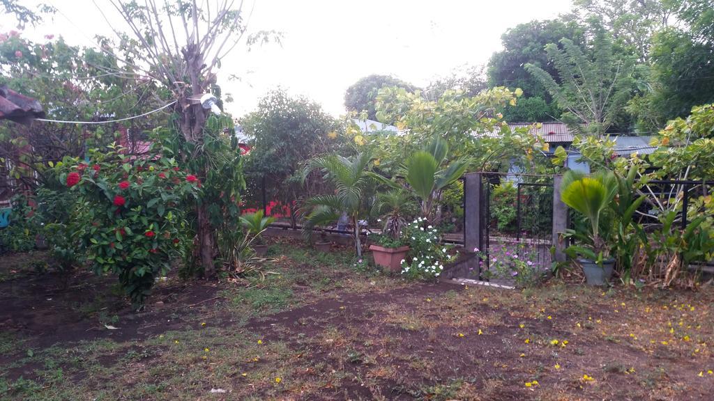 Loren'S House Moyogalpa Bagian luar foto